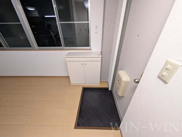 西小田原町マンションの玄関