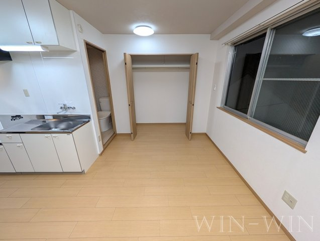 西小田原町マンションの居間・リビング