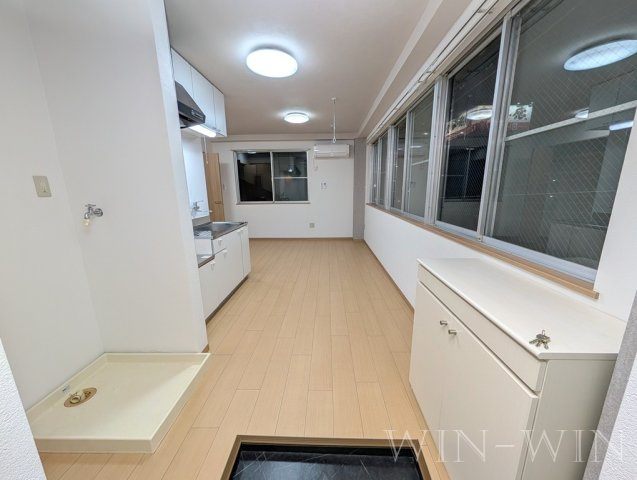 西小田原町マンションの玄関