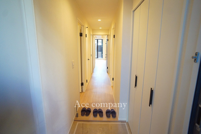 【玄関】 | コスモ東大阪ステーションアベニュー | 玄関専用ポーチ付き♪大容量、トールサイズのシューズクローゼット完備です♪