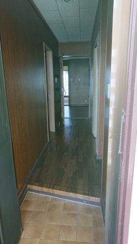 井堀北団地の玄関|明るい玄関です