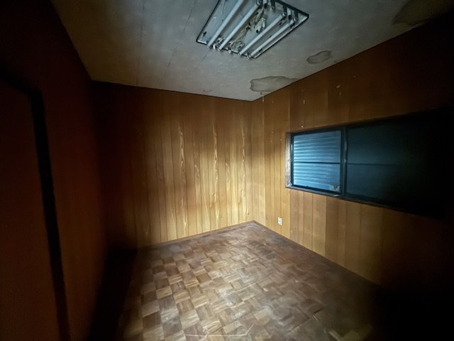 妻崎開作売り土地建物の洋室|きれいな洋室です