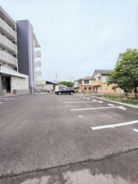 チェスターコートの駐車場