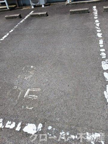 エルディム西本Ａの駐車場