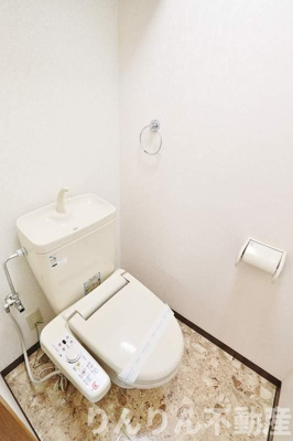 【トイレ】 | ヴィラデアッシュ | コンパクトで使いやすいトイレです