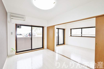 【居間・リビング】 | ヴィラデアッシュ | ゆったり過ごせる居間です