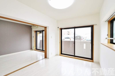 【居間・リビング】 | ヴィラデアッシュ | おしゃれな居間です