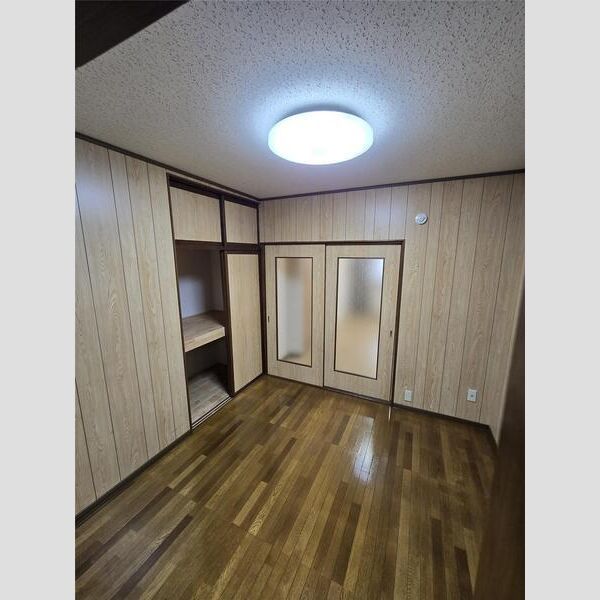 大内通1丁目貸家の内装