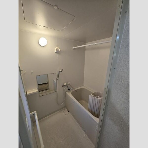 大内通1丁目貸家の浴室