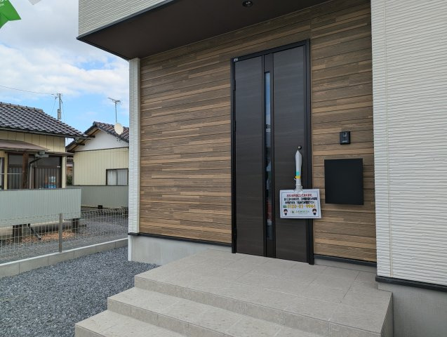 水戸市元吉田町　４期のエントランス|玄関です。玄関は住まいの（顔）です～♪新しい生活を新しい家で♪（同施工物件）