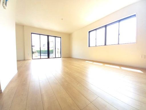 水戸市元吉田町　４期の居間・リビング|リビングです。いつもの団らんから家族会議までリビングはコミュニケーションの交差点♪（同施工物件）