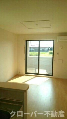 カーサ　ＨＡＭＡＤＡ　Ⅱの居間・リビング