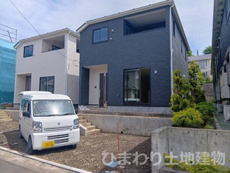 【間取り】 | 座間市入谷西2丁目  1号棟 第4 | 都市ガス　防犯カメラ（利用時Wifi接続必要）　人感センサー付玄関灯　インナーバルコニー　浴室乾燥機+窓　全居室収納　LDK17帖+和室5帖
