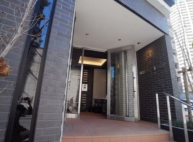 川口市本町４丁目の賃貸マンションのエントランス