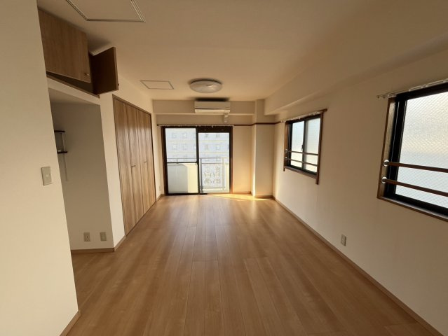 根岸拾番館の居間・リビング