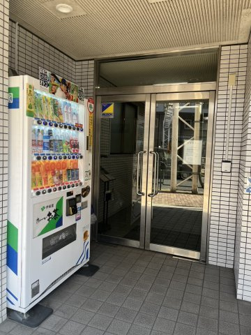 根岸拾番館のエントランス