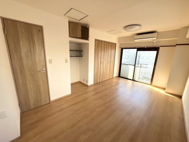 根岸拾番館の居間・リビング