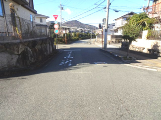 【前面道路含む現地写真】 | 川西市水明台1丁目5-99　中古一戸建て