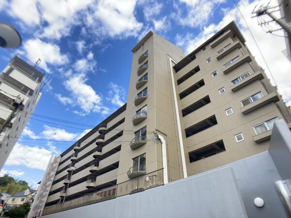 千里山サニーハイツの外観