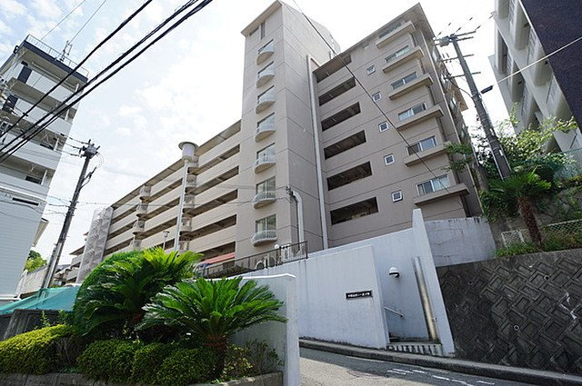 千里山サニーハイツの外観