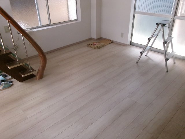 大蔵八幡町戸建の居間・リビング