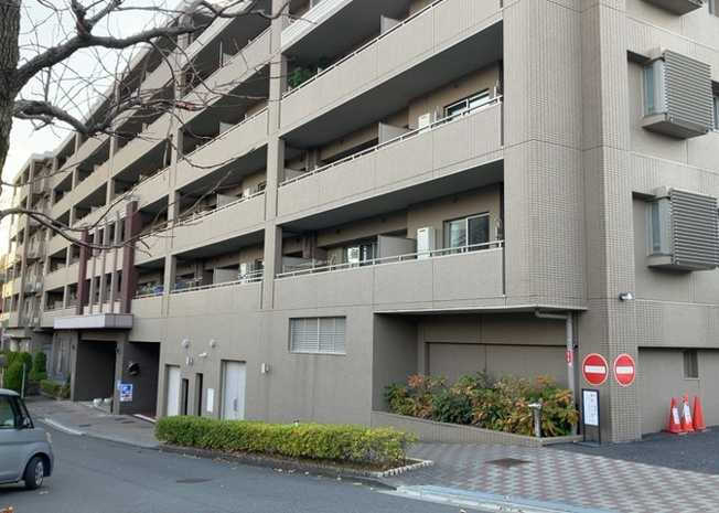 【外観】 | ダイヤモンドライフ森の里 | 隣家の土地はどうなっているのか、生活利便施設が近くにあるのか、学校まで近いかなど、お客様のライフスタイルにあわせたイメージが重要です。また、近くにあると困る施設が近くにないかも確認するといいでしょう。