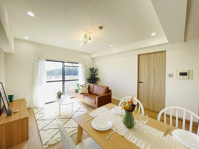 【居間・リビング】 | レークサイド野多目