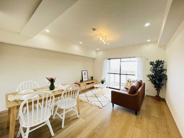 【居間・リビング】 | レークサイド野多目