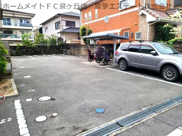 プランドール高師浜の駐車場