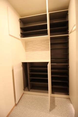 ガーデンレジデンス北嶺ウエスト棟の玄関