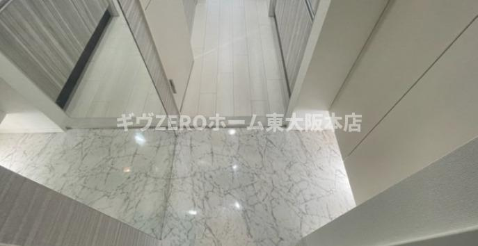 セイワパレス京町堀の玄関