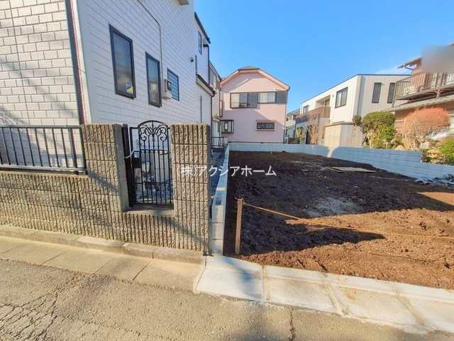 所沢市東新井町・全1棟　新築一戸建　～広々としたLDK～の区画図|カースペース並列2台分(車種による)