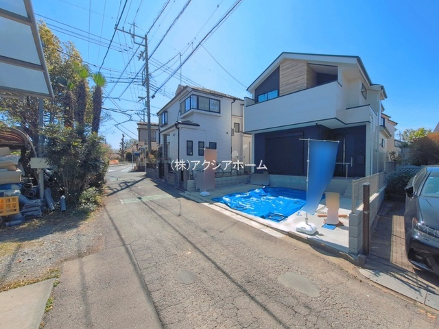 所沢市東新井町・全1棟　新築一戸建　～広々としたLDK～の前面道路含む現地写真|2026年4月3日撮影