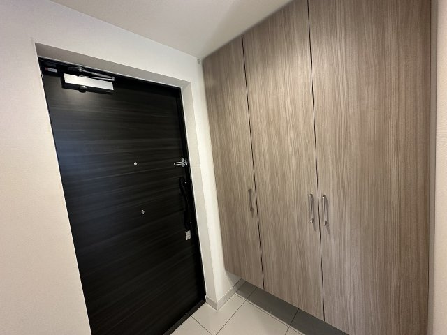 プレサンスロジェ岐阜ザ・クラス【12階】の玄関