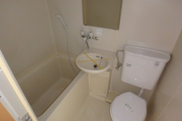 アーバンフラッツ白山の浴室