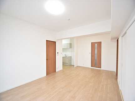 カルム宮島口の居間・リビング