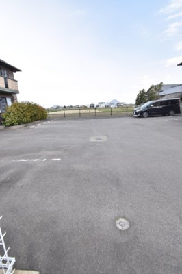 【駐車場】 | ガーデンプレイス B棟 | 駐車場