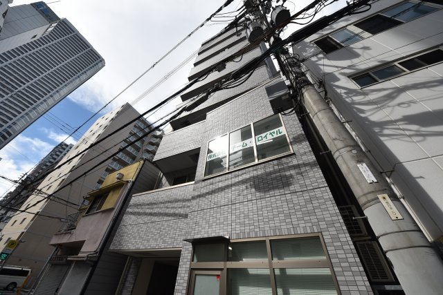 ロイヤルコート立売堀の外観