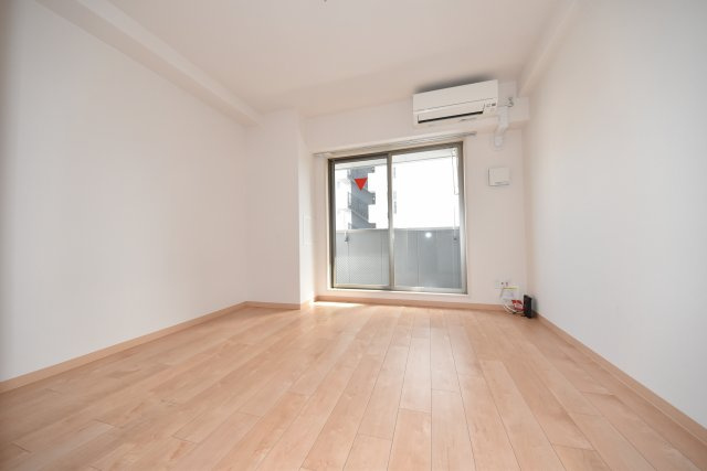 ロイヤルコート立売堀の居間・リビング