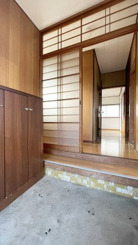 北田宮2丁目5-18　借家の玄関