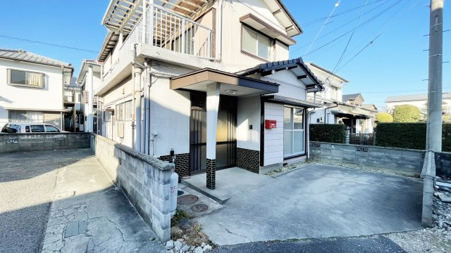 北田宮2丁目5-18　借家の駐車場