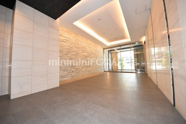 レオンコンフォート九条ガレリアのエントランス