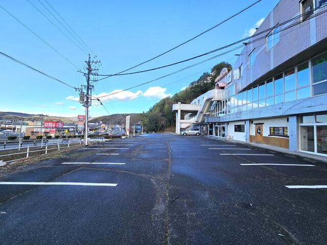 ゴールデンパークの駐車場