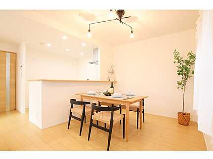 ロイヤルアーク庚午南の居間・リビング