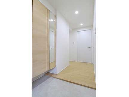 ロイヤルアーク庚午南の玄関