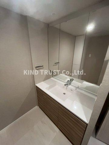 梅田ガーデンレジデンスの洗面所|広い洗面スペース