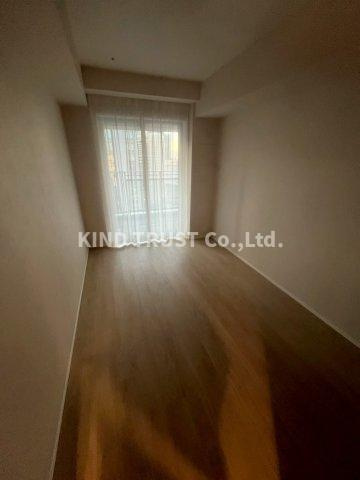 梅田ガーデンレジデンスの居間・リビング|こちらの居間で趣味の時間をお楽しみください