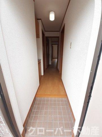 リバーウエスト　Ｂの玄関