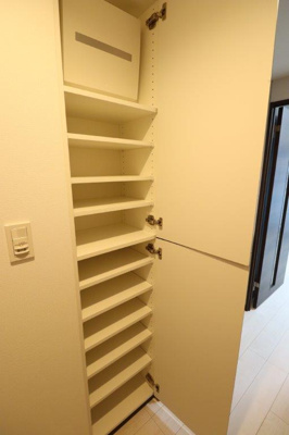 【玄関】 | GENOVIA 南行徳 skygarden | 参考写真（同物件別部屋）