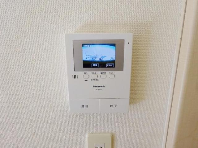 マインヒルズ弐番館の内装|カメラ付インターホン